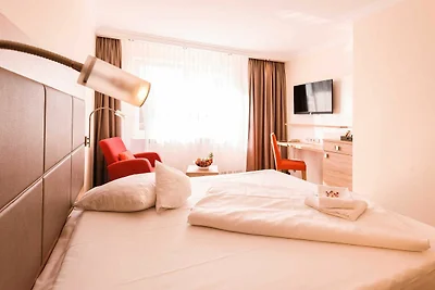 Einzelzimmer Premium Strassenseite