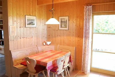 Freundliches Holzhaus mit zwei Schlafzimmern...