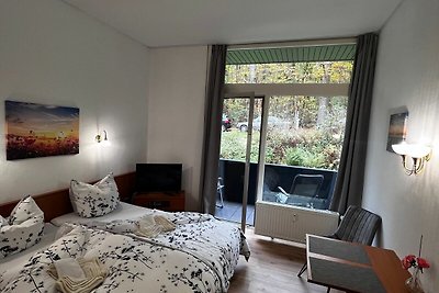 Doppel-/ Zweibettzimmer mit Bergblick 7