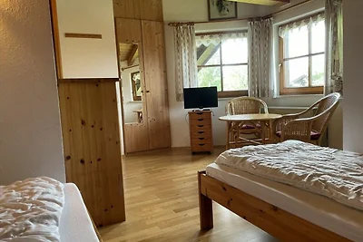 Geräumiges Ferienhaus mit Bergblick auf drei ...