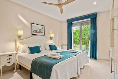 44377 BELLVIURE LUXURY VILLA