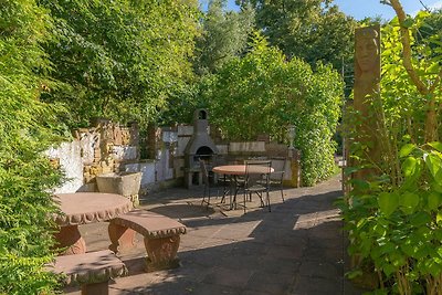 Landgräfin mit Balkon und Parkblick