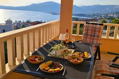 Holiday flat family holiday Okrug Gornji