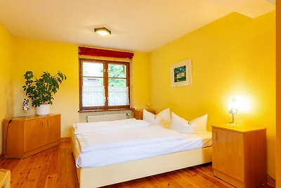 Doppelzimmer mit Etagenbad 2