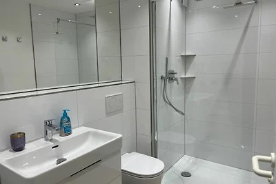 FH, 4 SZ, 2 Bäder, Gäste-WC, Balkon, Terrasse...