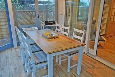 - mit Wintergarten und neuer Küche