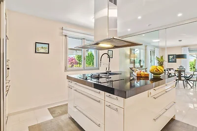 44377 BELLVIURE LUXURY VILLA