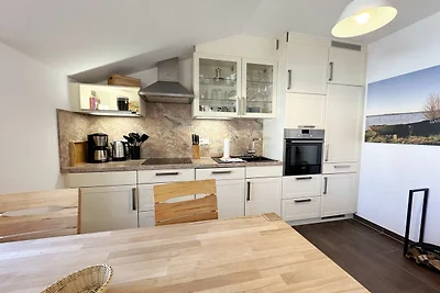 Wohnung 03 mit Kamin, Balkon & Meerblick