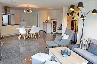 09 grosses Ferienhaus mit Kamin am Hafen in...