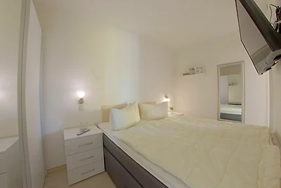 Apartment 422