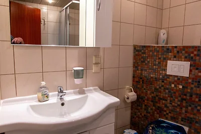 Langfeld, A. Fewo unten, 2P