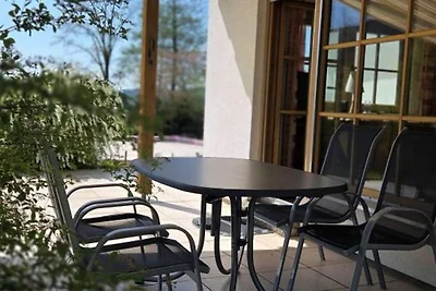 Modernes Ferienhaus mit Blick auf die Alpspit...