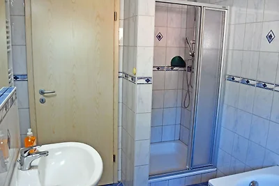 ***Ferienwohnung mit Terrasse*** / Fam. Dinda