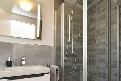 exklusive Reetdach Villa nur 500 Meter bis zu...