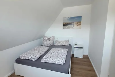 STR-02 - Geschmackvolle und helle Fewo für 4...