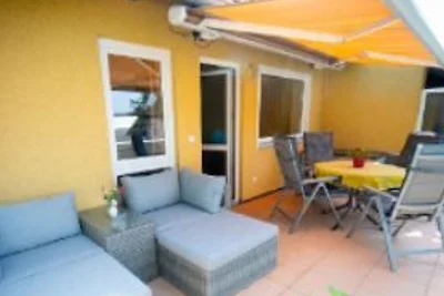 Apartment 25