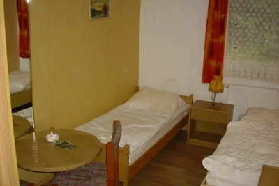 Zimmer 36 schmales Zimmer