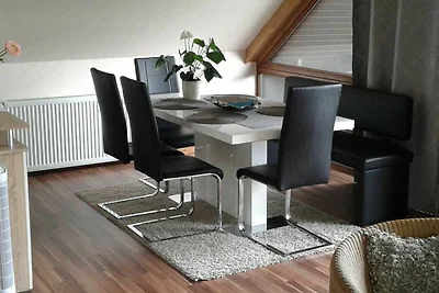 Dachgeschoss-Ferienwohnung
