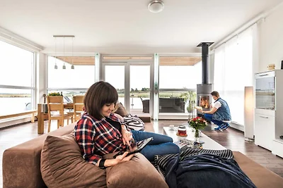 Floating House 4 Oie mit Kamin und Haustier