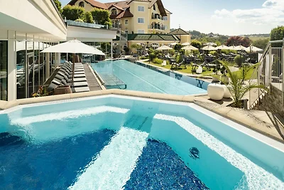 LUXURY-POOL-SUITE
