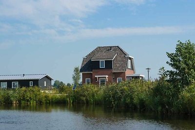 Hotel cultural and sightseeing holiday Giethoorn