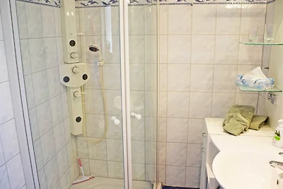 09 grosses Ferienhaus mit Kamin am Hafen in...