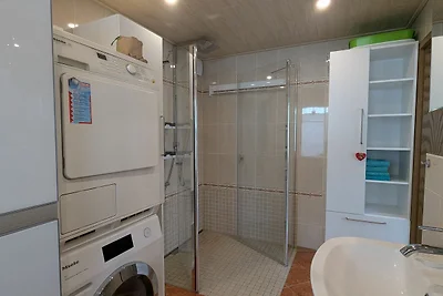 2 separate SZ, moderne Küche, Bad mit ebenerd...