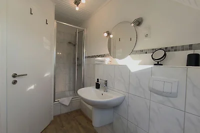 Apartment III mit Miniküche und Balkon