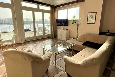 Vorderreihe, Fewo 210