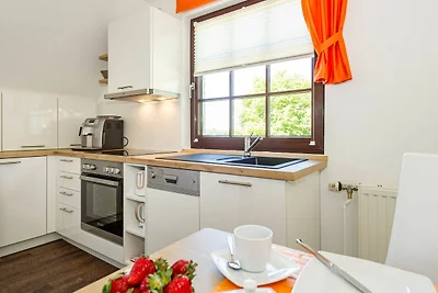 Appartement Lee mit Seeblick und Balkon (R)