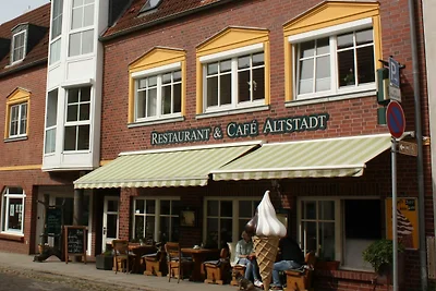 Ferienwohnung MOND Cafe Altstadt (unten)