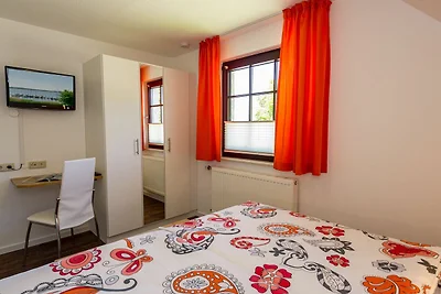 Appartement Lee mit Seeblick und Balkon (R)
