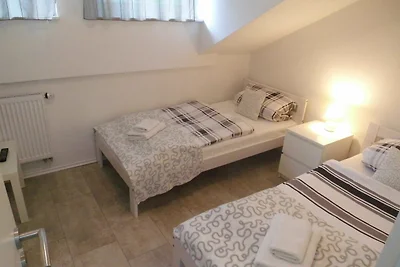 VV 33; 3-Raum; 1.OG; Balkon; 57m²