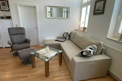 Ferienwohnung mit Balkon in Bäderstilvilla