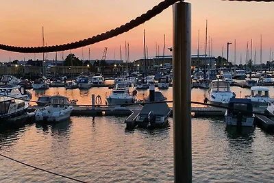 Floating House SteelVoll mit Infratotsauna