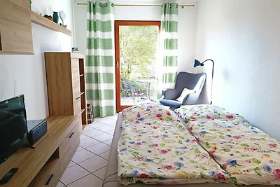 Appartement mit Terrasse 01