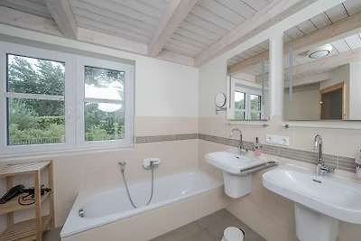 DAG-881 - Haus mit Kamin, Sauna und eigenem G...