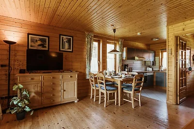 HAS-30 - Familienfreundliches Holzblockhaus...