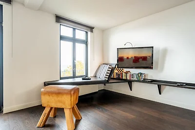 Villa Schering, App. 4 Black & White