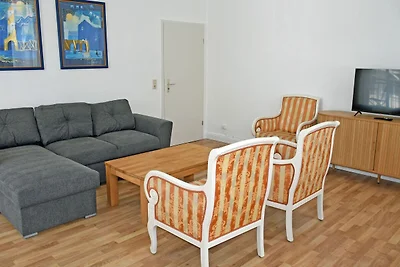 10 2-Raum-Ferienwohnung mit Balkon