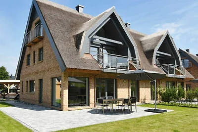 exklusive Reetdach Villa nur 500 Meter bis zu...