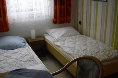Zimmer 36 schmales Zimmer