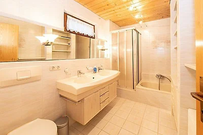 Ferienhaus mit 3 SZ im Allgäuer Stil in guter...