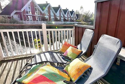 Pirat mit Wasserterrasse im Ferienpark...