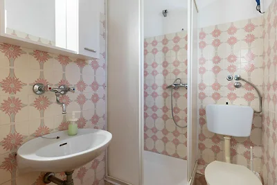 Tinka, Zimmer No 6