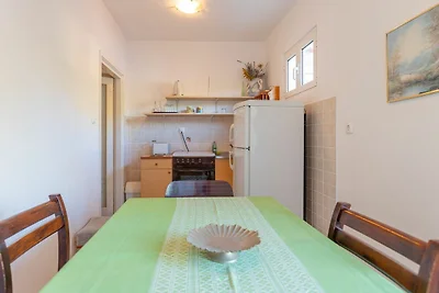 Tinka, Apartment No 7