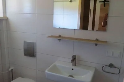 Ferienhaus neu renoviert mit 3 SZ und 3 Bäder...