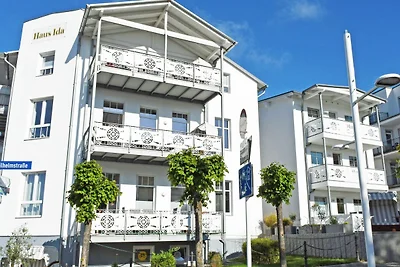 08 Ferienwohnung Ida mit Balkon und Strandkor...