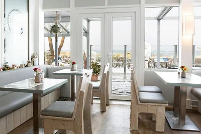 Zimmer mit Balkon Neubau