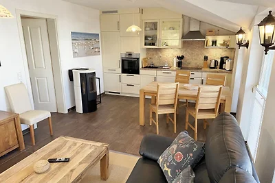 Wohnung 04 mit Kamin, Balkon & Meerblick